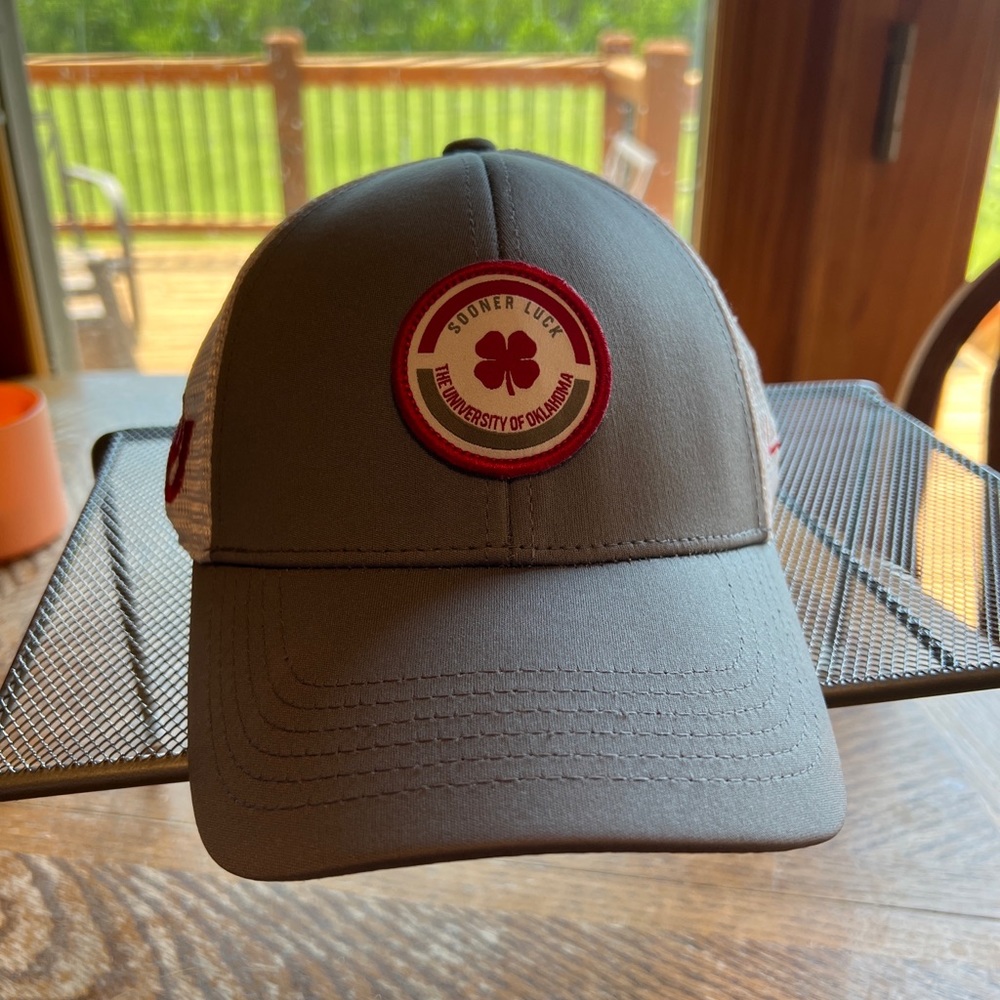 Black Clover - Oklahoma Sooners - OU Hat Cap - Live Lucky - Top Of The World